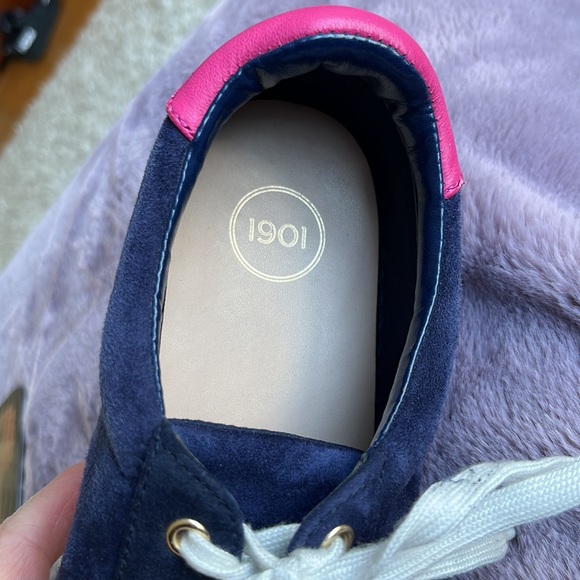 Navy suede fashion running shoes. - Picture 3 of 3